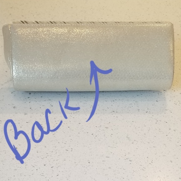 💋Glamorous Shimmer Clutch 👛 - Picture 5 of 8